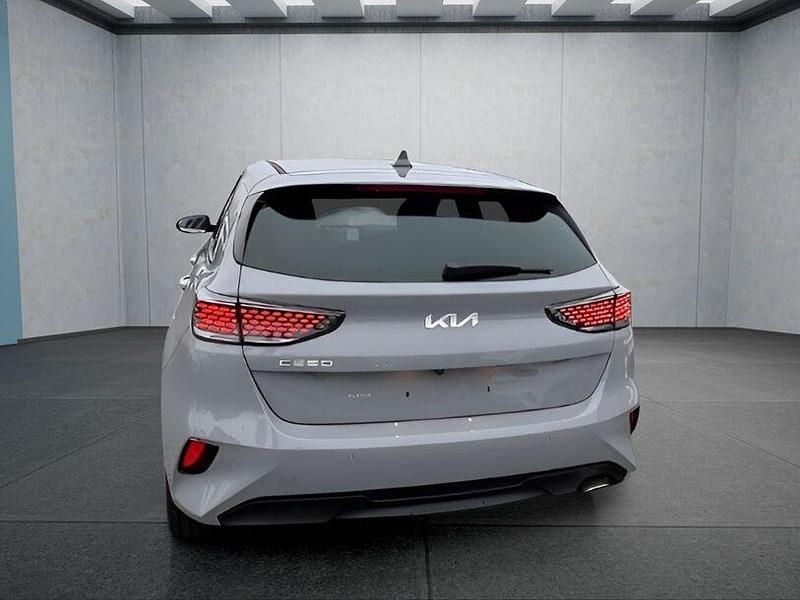 Second-hand Kia Ceed 101 CP (74 kW) 2025 Gri Hatchback