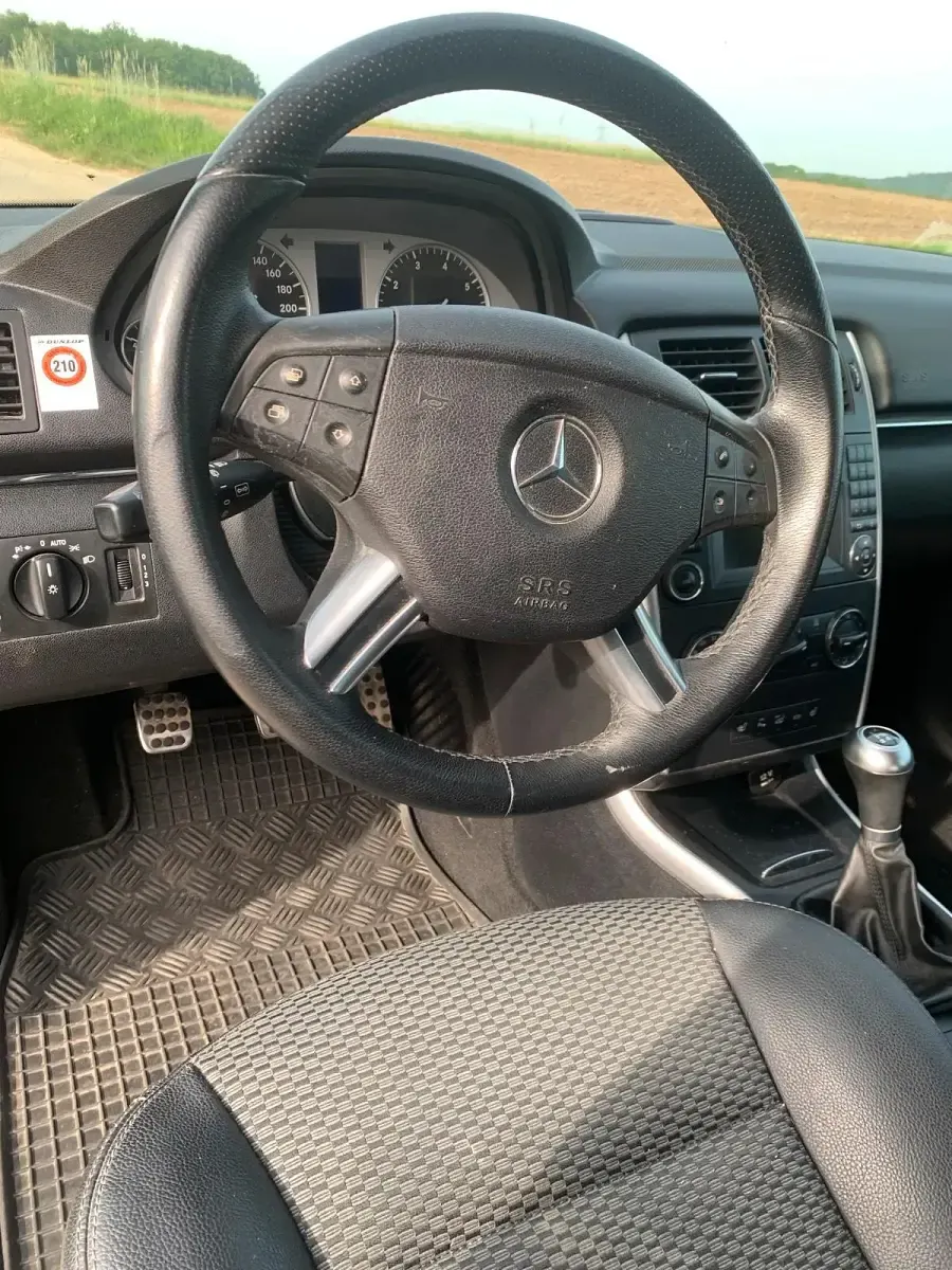 Gebraucht Mercedes B180 116 PS (85 kW) 2010 Grau Van / Kleinbus