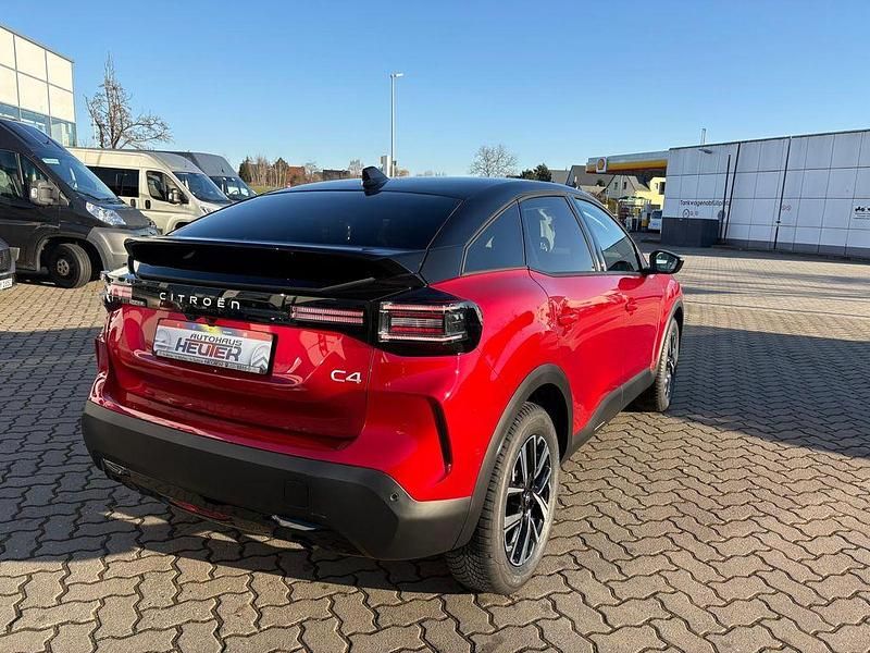 Neu Citroën C4 136 PS (100 kW) 2026 Elixir rot Limousine