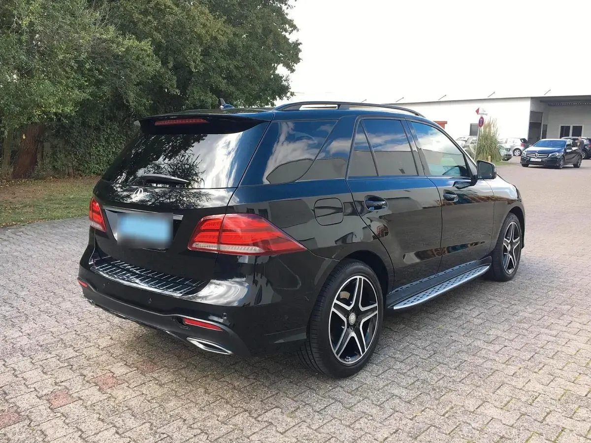 Gebraucht Mercedes GLE350 258 PS (189 kW) 2016 Schwarz SUV