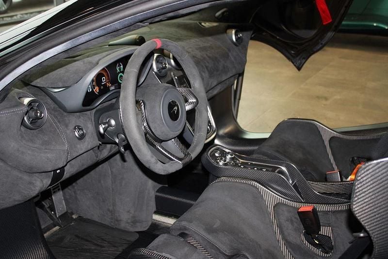 Gebraucht McLaren 620R 620 PS (456 kW) 2021 Onxy black Coupé