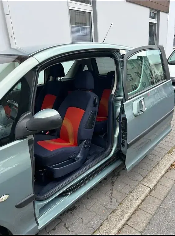 Gebraucht Peugeot 1007 Tendance 88 PS (64 kW) 2006 Grün Van / Kleinbus