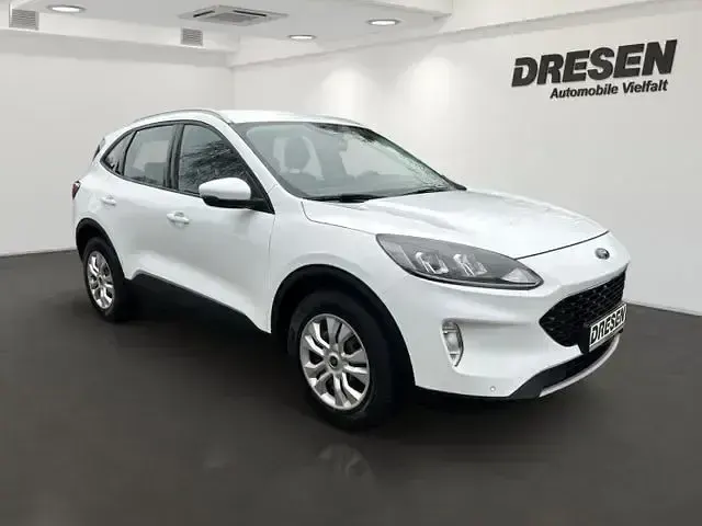 Usado Ford Kuga Cool & Connect 120 HP (88 kW) 2021 Branco SUV
