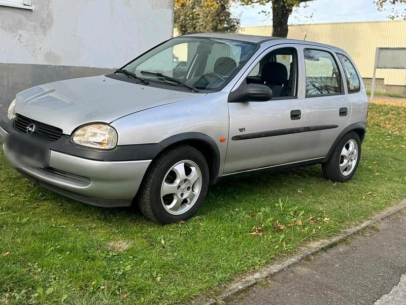 Second-hand Opel Corsa 75 CP (55 kW) 2000 Argintiu Hatchback