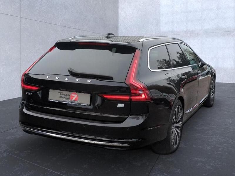 Gebraucht Volvo V90 Plus 398 PS (292 kW) 2022 Ony black (metallic) Kombi