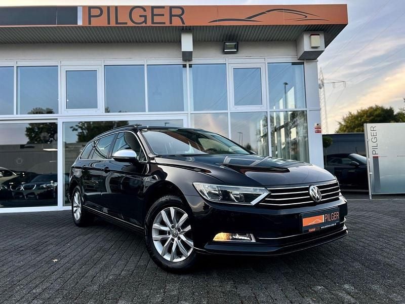 Schwarz Gebraucht 2017 VW Passat Kombi | 11.990 € (Fairer Preis) - Bild 1/4