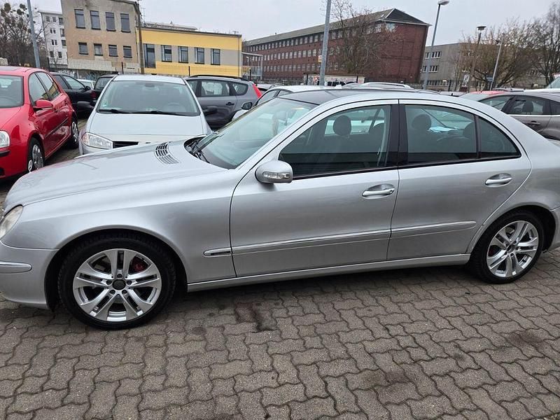 Gebraucht Mercedes E350 272 PS (200 kW) 2005 Silber Limousine