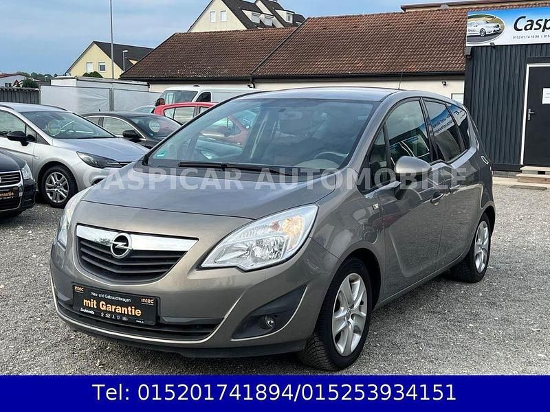 Gebraucht Opel Meriva 131 PS (96 kW) 2011 Muskat grau/muskat braun(m2) Van / Kleinbus