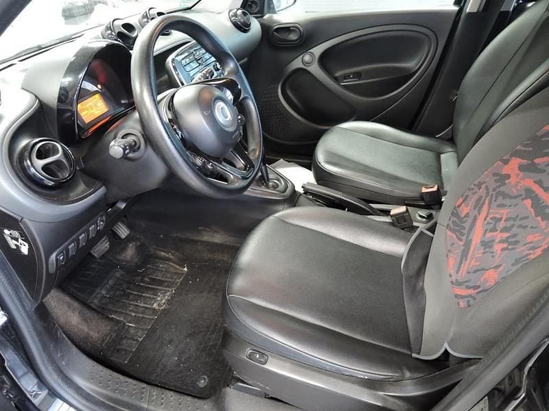 Gebraucht Smart ForFour Electric Drive 60 kW (82 PS) 2021 Karosserie in black Limousine