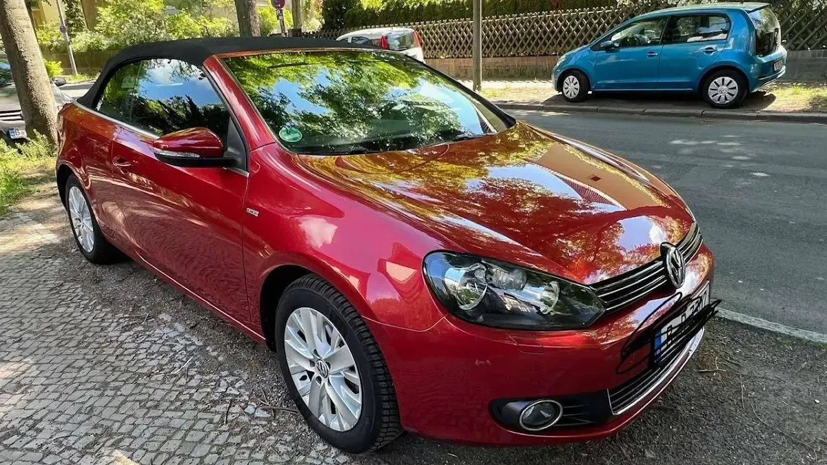 Gebraucht VW Golf Cabriolet 122 PS (89 kW) 2013 Rot Cabrio