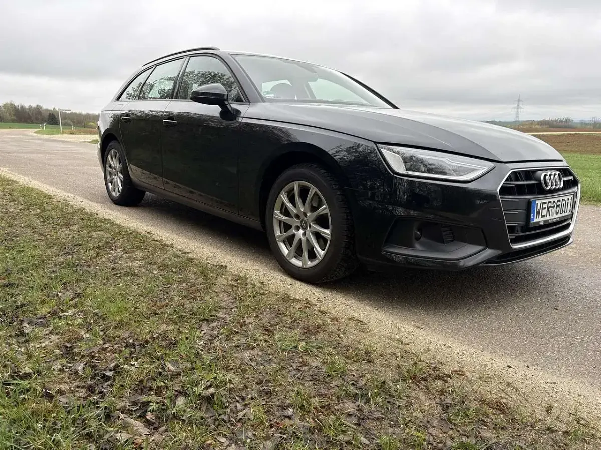Gebraucht Audi A4 Ambiente 163 PS (119 kW) 2020 Schwarz Kombi