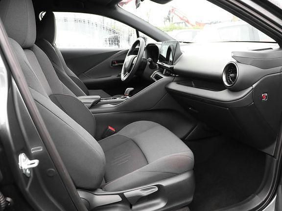 Gebraucht Toyota C-HR Team 140 PS (102 kW) 2024 Grey metallic / black SUV