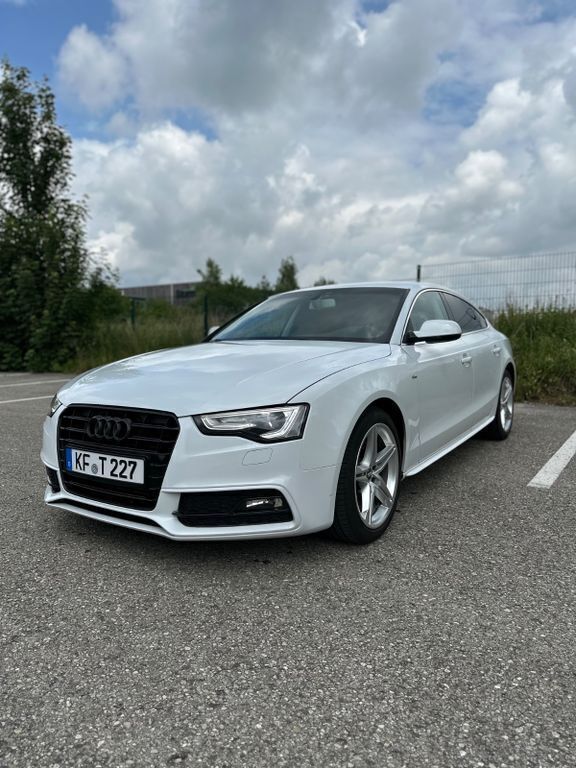 Weiß Gebraucht 2013 Audi A5 Sportback S-Line Limousine | 9.500 € (Guter Preis) - Bild 1/4