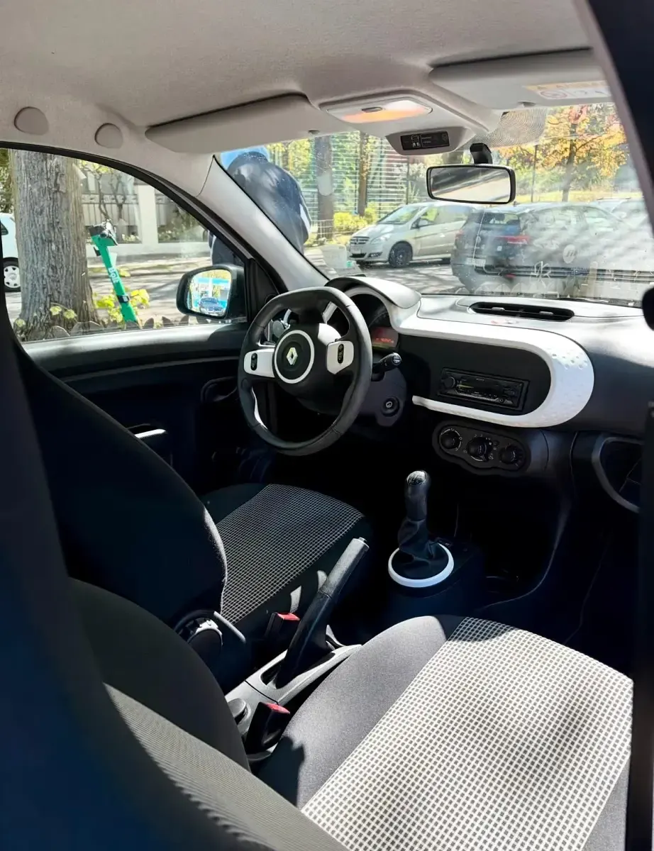 Używany Renault Twingo Life 70 KM (51 kW) 2017 Biały Hatchback