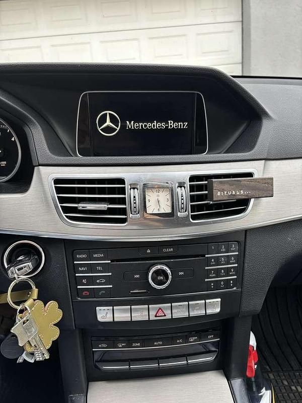 Gebraucht Mercedes E220 170 PS (125 kW) 2015 Schwarz Kombi