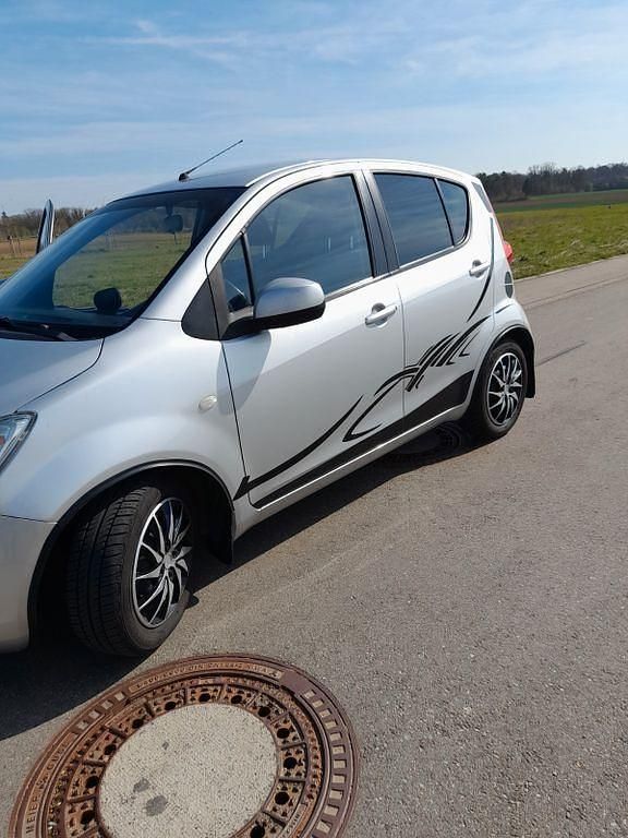 Gebraucht Opel Agila 68 PS (50 kW) 2010 Silber Kleinwagen