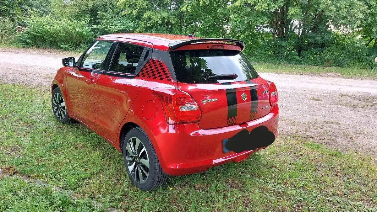 Gebraucht Suzuki Swift 111 PS (81 kW) 2017 Rot Kleinwagen