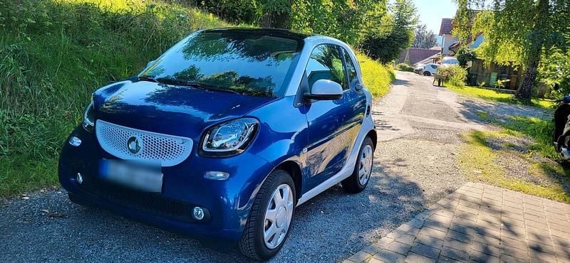 Blau Gebraucht 2016 Smart ForTwo Coupé Passion Coupé | 7.900 € (Guter Preis) - Bild 1/4