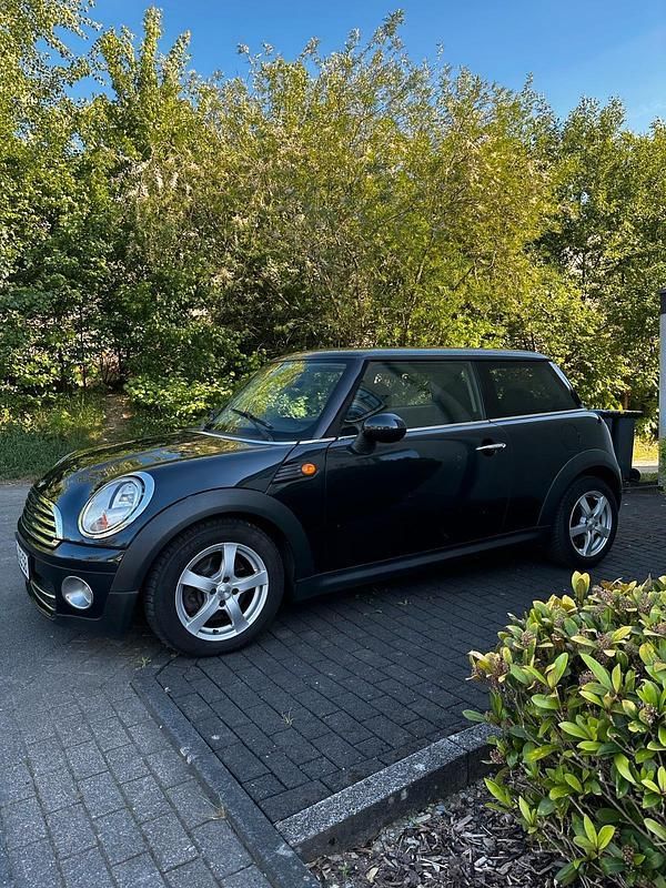 Schwarz Gebraucht 2009 Mini Cooper D Kleinwagen | 3.650 € (Guter Preis) - Bild 1/4