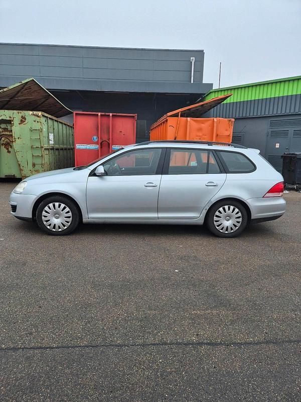 Gebraucht VW Golf V 140 PS (102 kW) 2009 Silber Kombi
