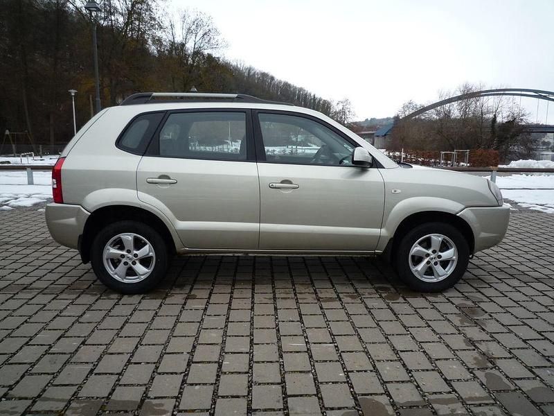 Gebraucht Hyundai Tucson GLS 141 PS (103 kW) 2007 Silber SUV