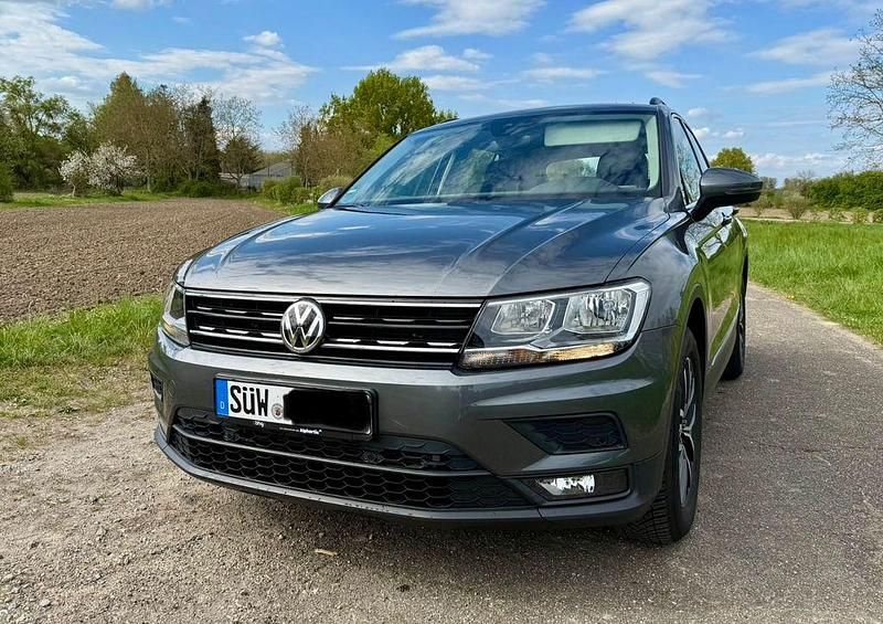 Gebraucht VW Tiguan Comfortline 131 PS (96 kW) 2019 Grau SUV
