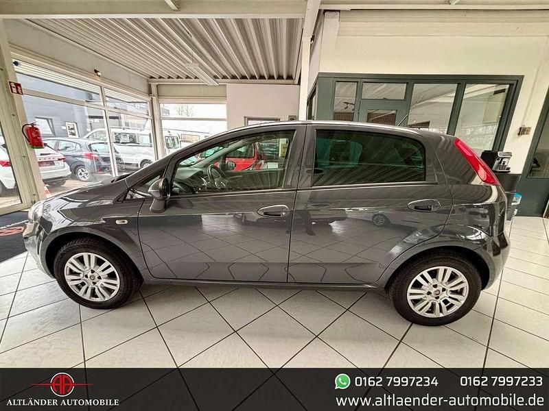 Gebraucht Fiat Punto Basis 69 PS (50 kW) 2017 Colore esterno (grigio grafite Kleinwagen