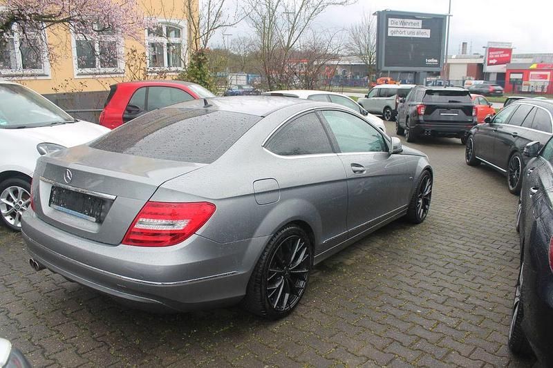 Gebraucht Mercedes C180 156 PS (114 kW) 2011 Grau Coupé