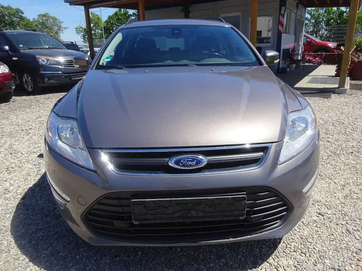 Gebraucht Ford Mondeo Trend 140 PS (102 kW) 2012 Braun Kombi