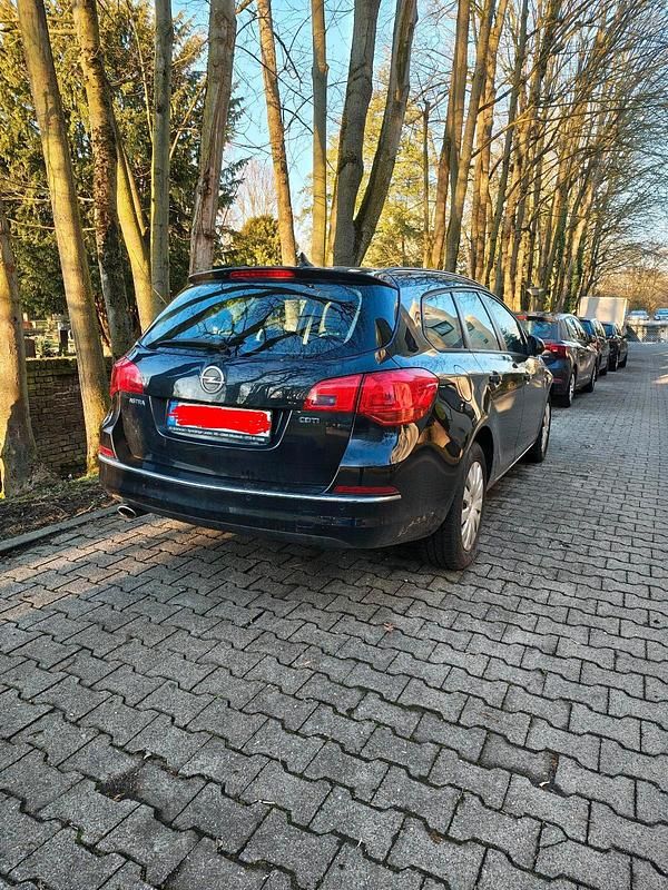 Gebraucht Opel Astra 165 PS (121 kW) 2015 Schwarz Kombi