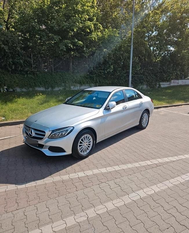 Gebraucht Mercedes C180 154 PS (113 kW) 2015 Silber Limousine