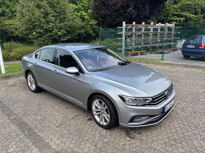 Gebraucht VW Passat Elegance 150 PS (110 kW) 2019 Grau Limousine