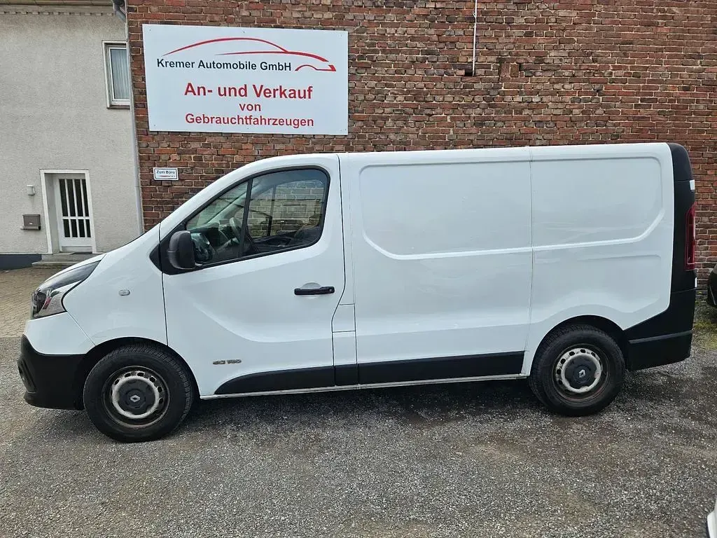 Gebraucht Renault Trafic Komfort 140 PS (102 kW) 2014 Weiß Van / Kleinbus