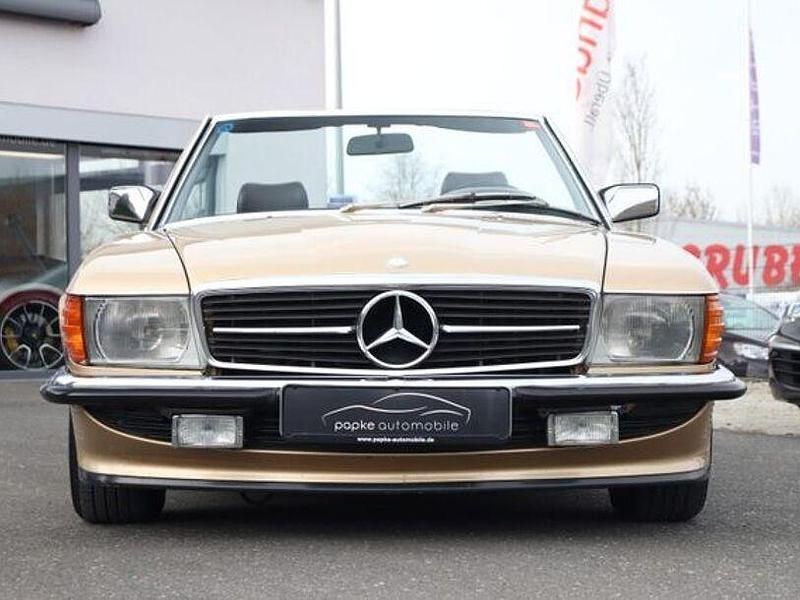 Gebraucht Mercedes SL300 179 PS (131 kW) 1985 Gold Cabrio