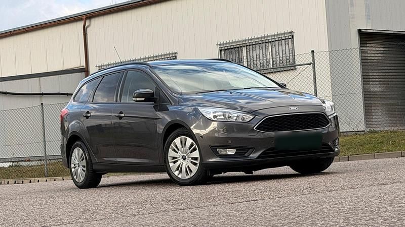 Gebraucht Ford Focus 125 PS (91 kW) 2017 Grau Kombi