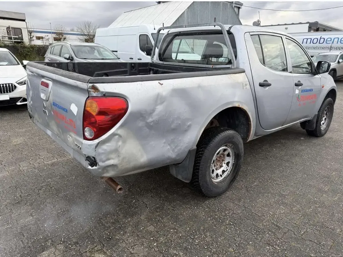 Gebraucht Mitsubishi L200 Instyle 116 PS (85 kW) 2009 Grau Pickup