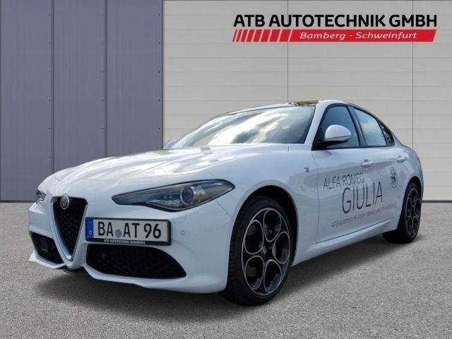 Colore esterno (bianco alfa, uni) (weiss) Gebraucht 2022 Alfa Romeo Giulia Ti Limousine | 33.990 € (Superpreis) - Bild 1/4