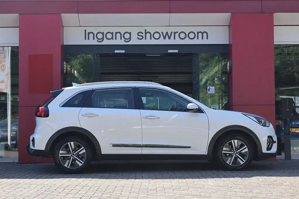 Gebraucht Kia Niro 141 PS (103 kW) 2021 Weiß SUV
