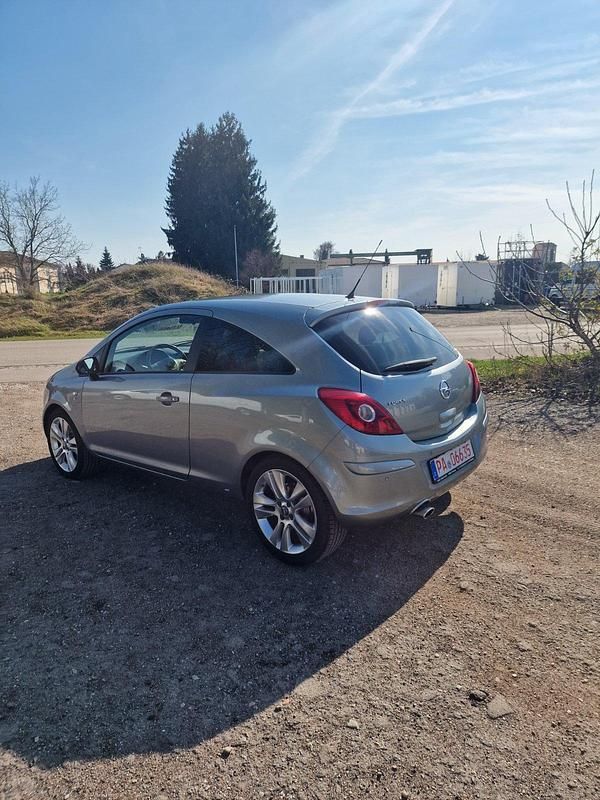 Gebraucht Opel Corsa 87 PS (63 kW) 2012 Grau Kleinwagen