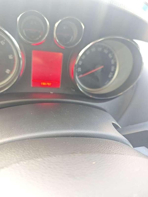 Gebraucht Opel Meriva Design Edition 101 PS (74 kW) 2010 Van / Kleinbus