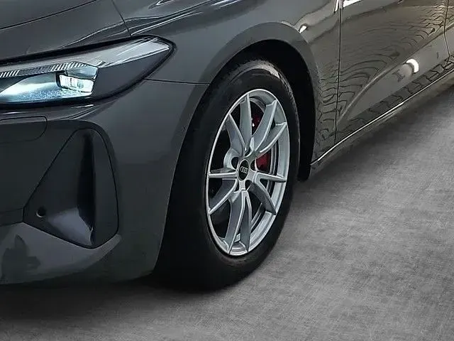 Gebraucht Audi A5 Advanced 204 PS (150 kW) 2025 Chronosgrau metallic Kombi