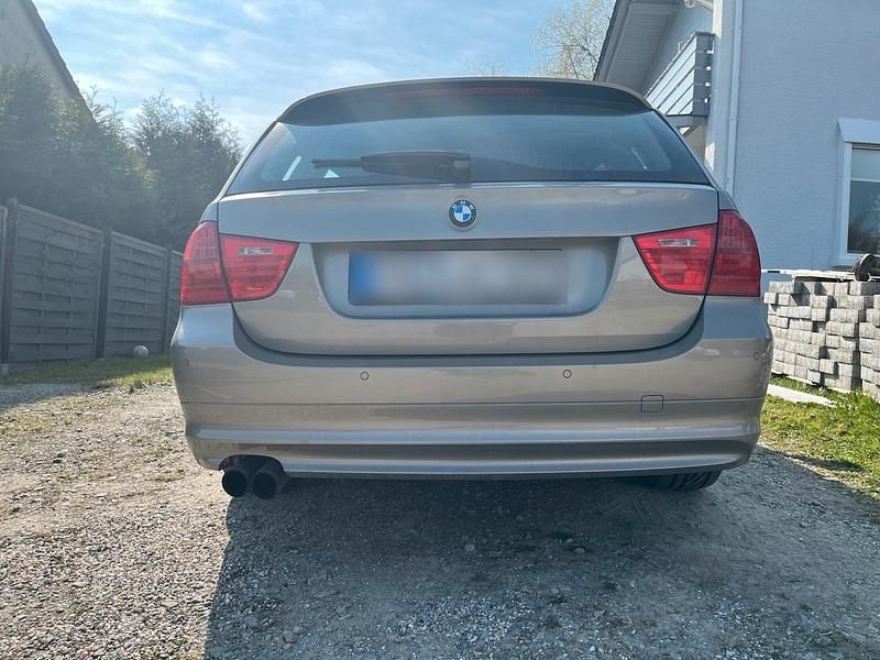Gebraucht BMW 325 218 PS (160 kW) 2009 Beige Kombi