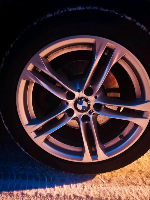 Schwarz Gebraucht 2011 BMW 520 Limousine | 9.900 € (Guter Preis) - Bild 1/4