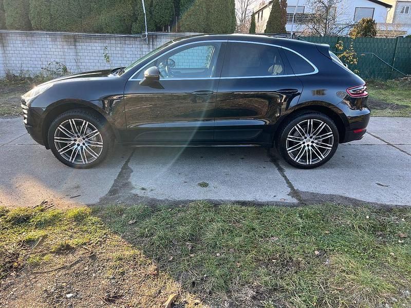 Schwarz Gebraucht 2014 Porsche Macan S SUV | 27.900 € (Fairer Preis) - Bild 1/4