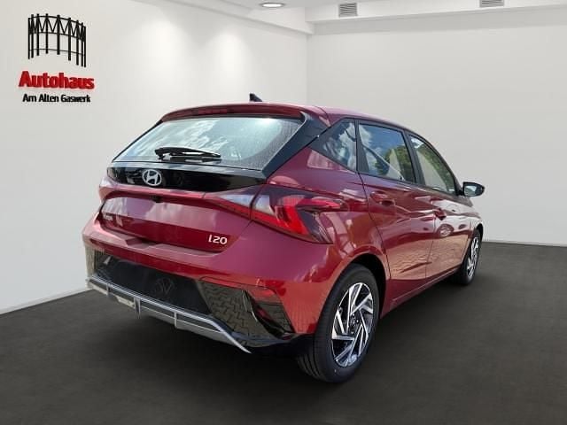 Neu Hyundai i20 Trend 101 PS (74 kW) 2025 Rot Kleinwagen