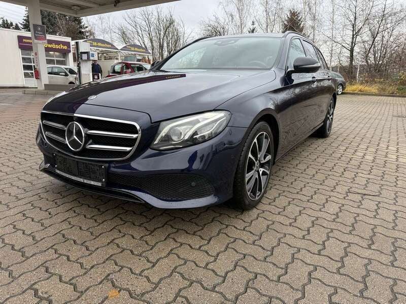 Cavansitblau metalliclack Gebraucht 2019 Mercedes E200 Avantgarde Kombi | 21.999 € (Fairer Preis) - Bild 1/4