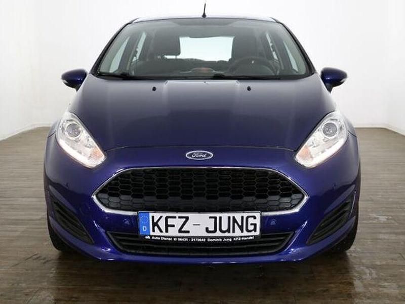Gebraucht Ford Fiesta 82 PS (60 kW) 2016 Blau Limousine