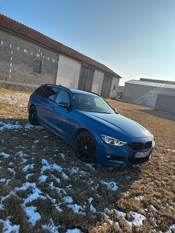 Blau Gebraucht 2017 BMW 335 M Performance Kombi | 29.990 € - Bild 1/4