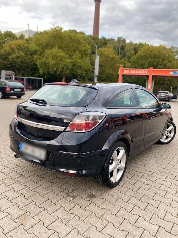 Schwarz Gebraucht 2005 Opel Astra GTC Sport Kleinwagen | 899 € (Fairer Preis) - Bild 1/4