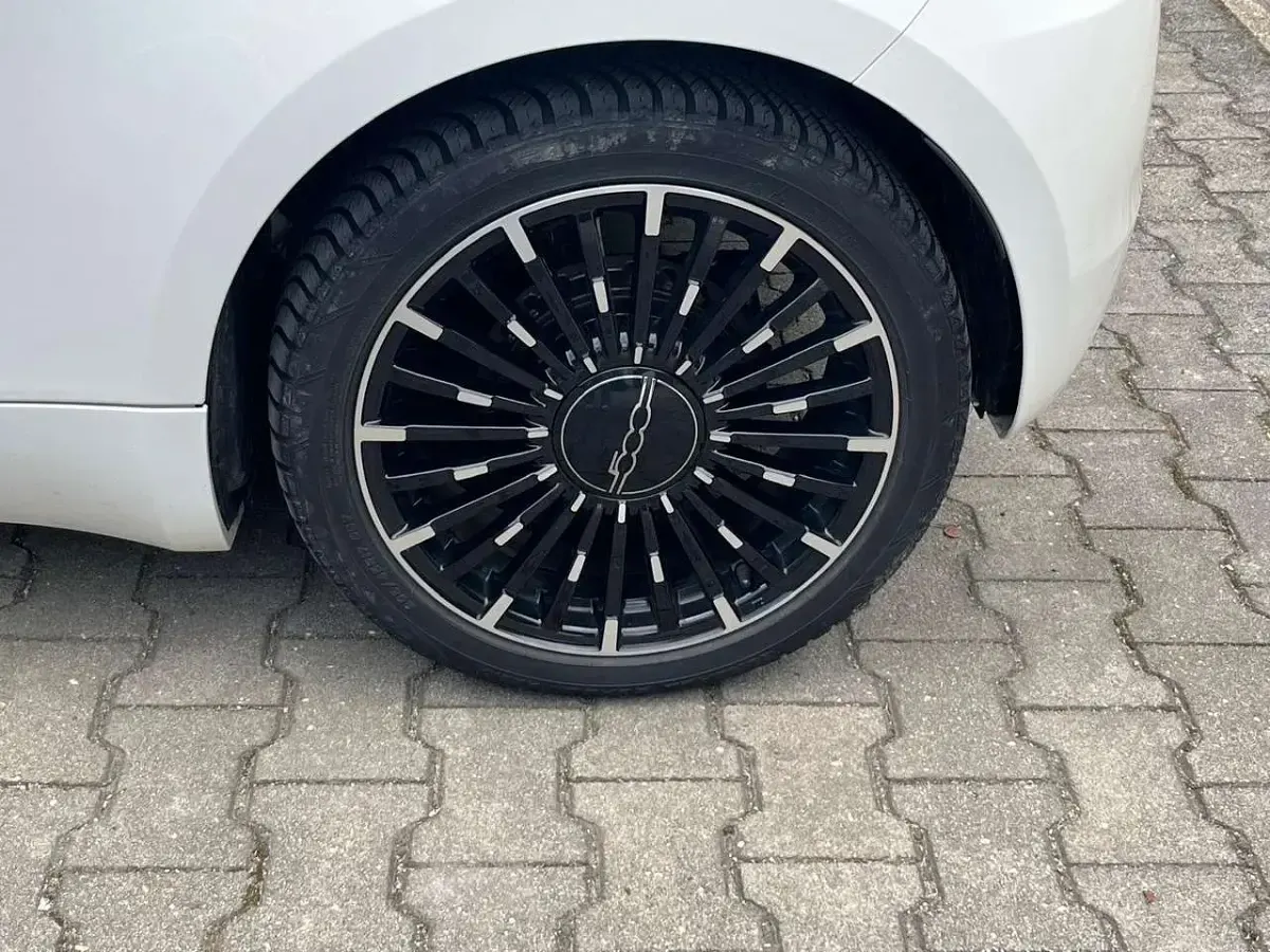 Gebraucht Fiat 500e Icon 86 kW (118 PS) 2022 Weiß Cabrio